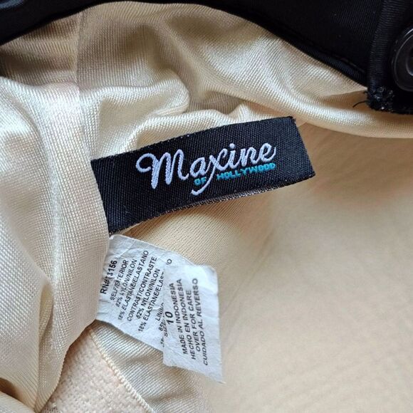 Maxine of Hollywood Swim Dress size 10 Built in Bra Tropical Black/White - Picture 3 of 3